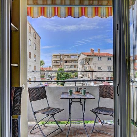 Lina Apartment Pula Exterior foto